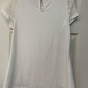 Darling white short sleeve shirt